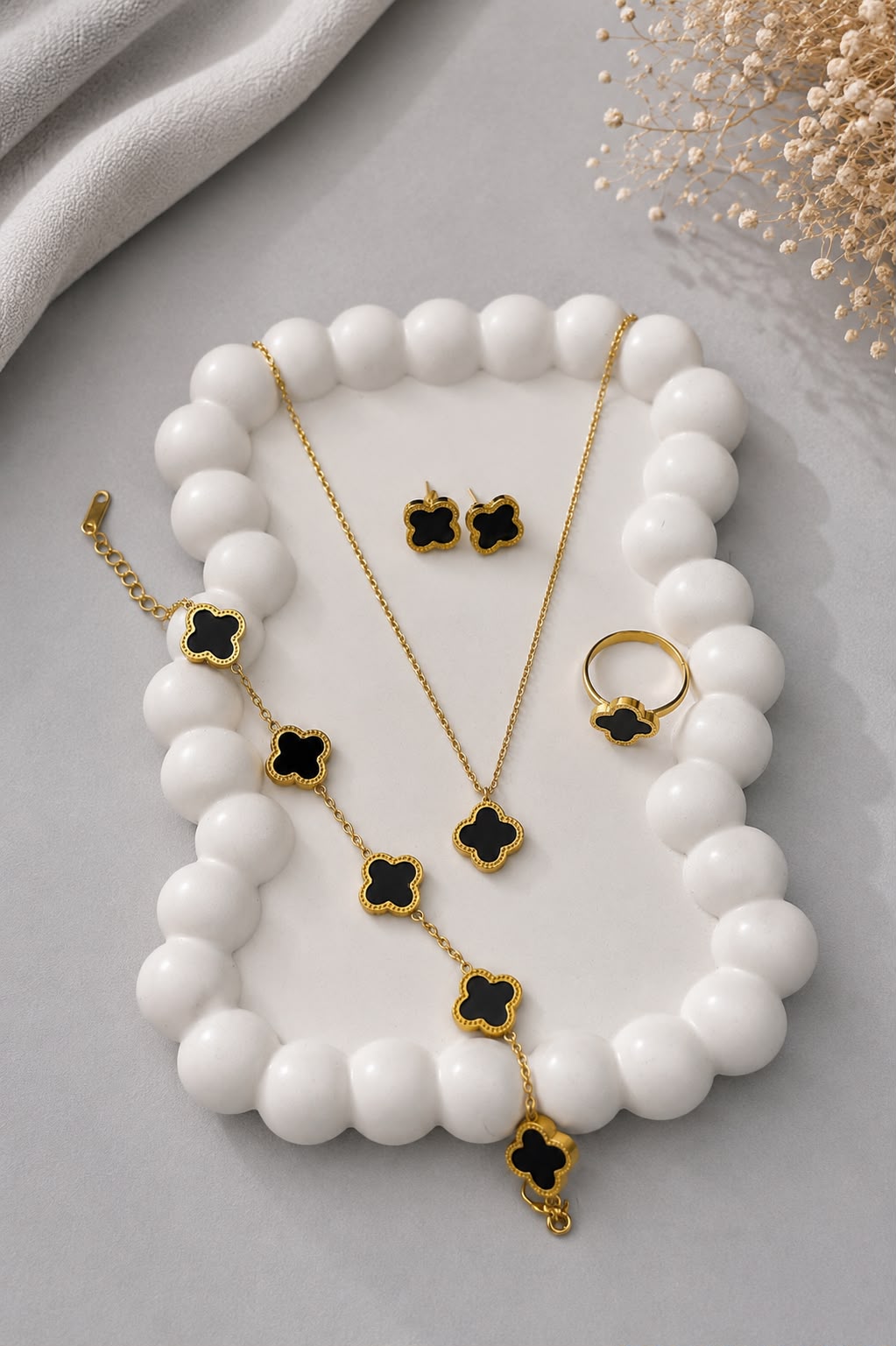 Elegent 4 pieces Black Clover set