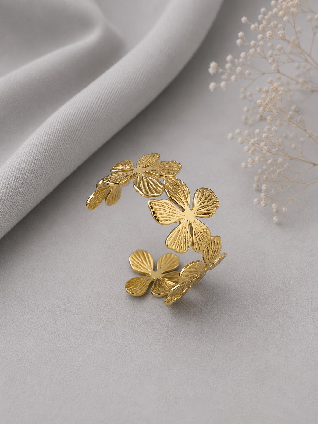 Trendy Flower Cuff