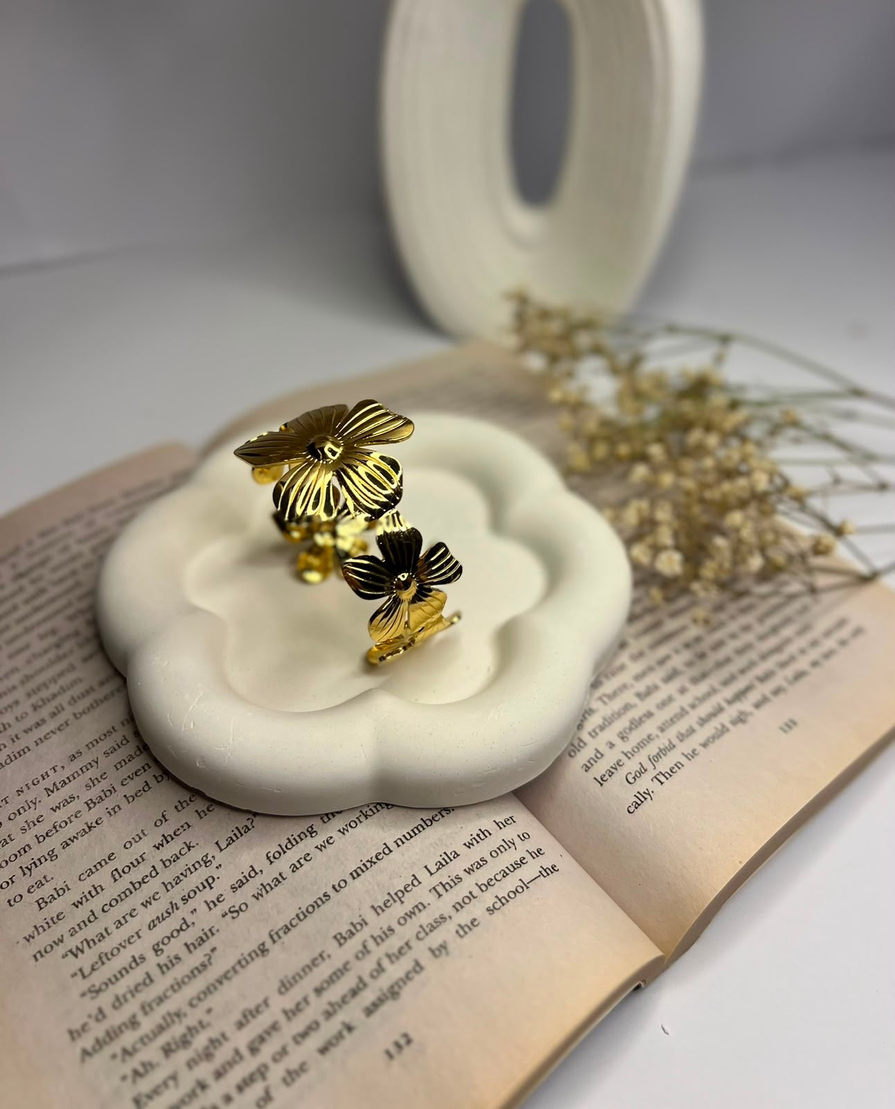 Trendy Flower Cuff