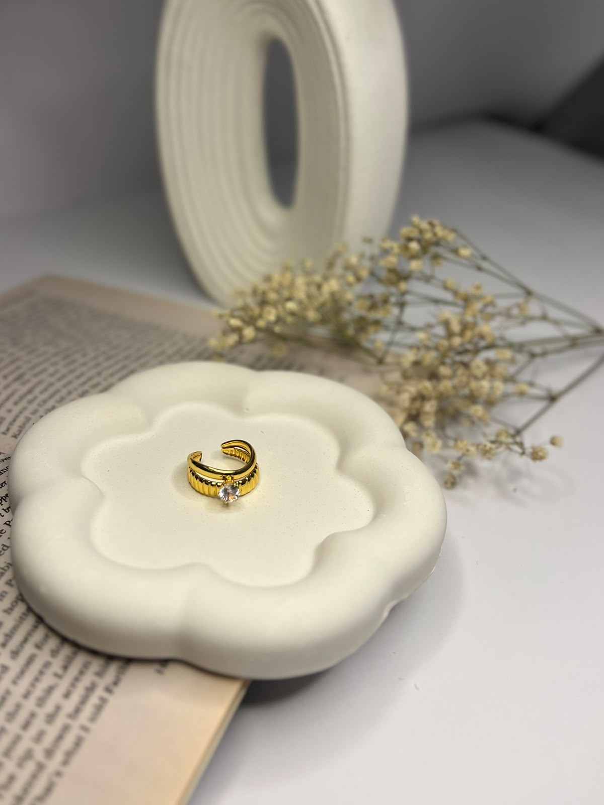 Regal (Adjustable Ring)